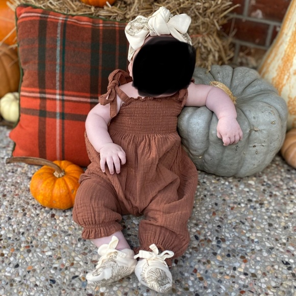 Thanksgiving Turkey bow and booties set Kate Quinn size 0-3 months - Picture 7 of 7